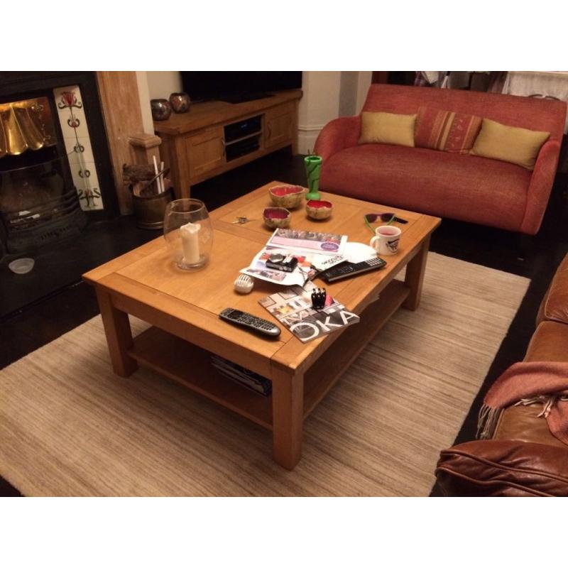 Solid Oak Coffee Table - Great condition (near new)