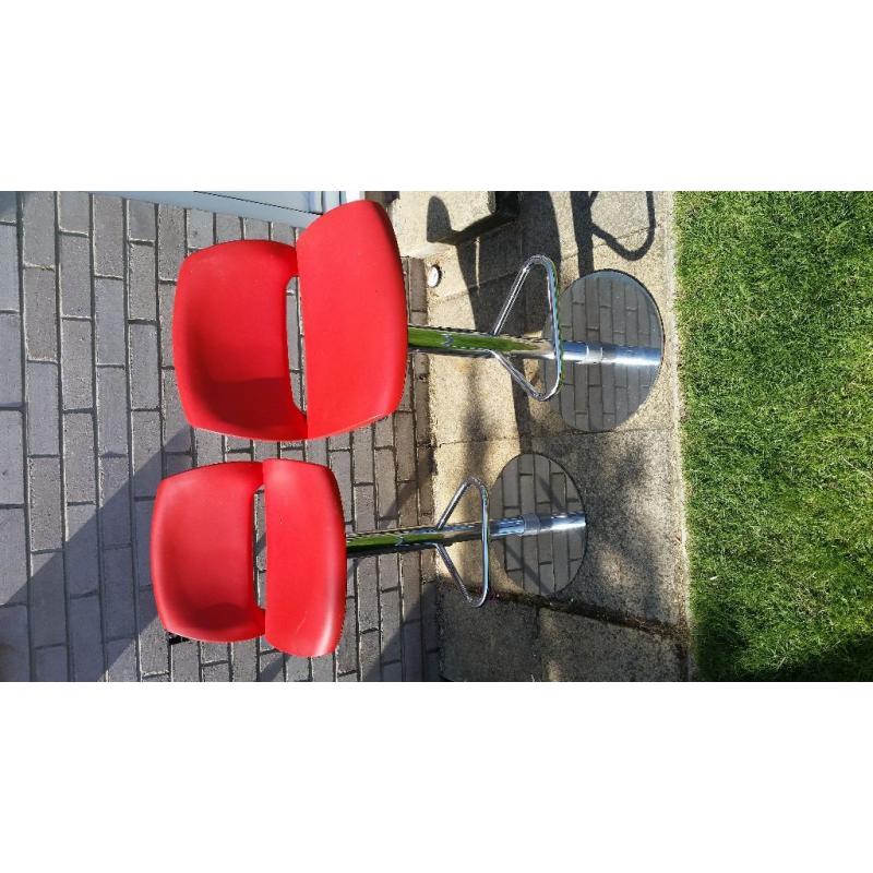 Pair of kitchen stools red