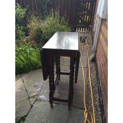 Drop leaf table