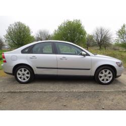 !!12 MONTHS MOT!! 2004 VOLVO S40 1.6 S / FULL SERVICE HISTORY / HEATED SEATS / EXCELLENT SPEC