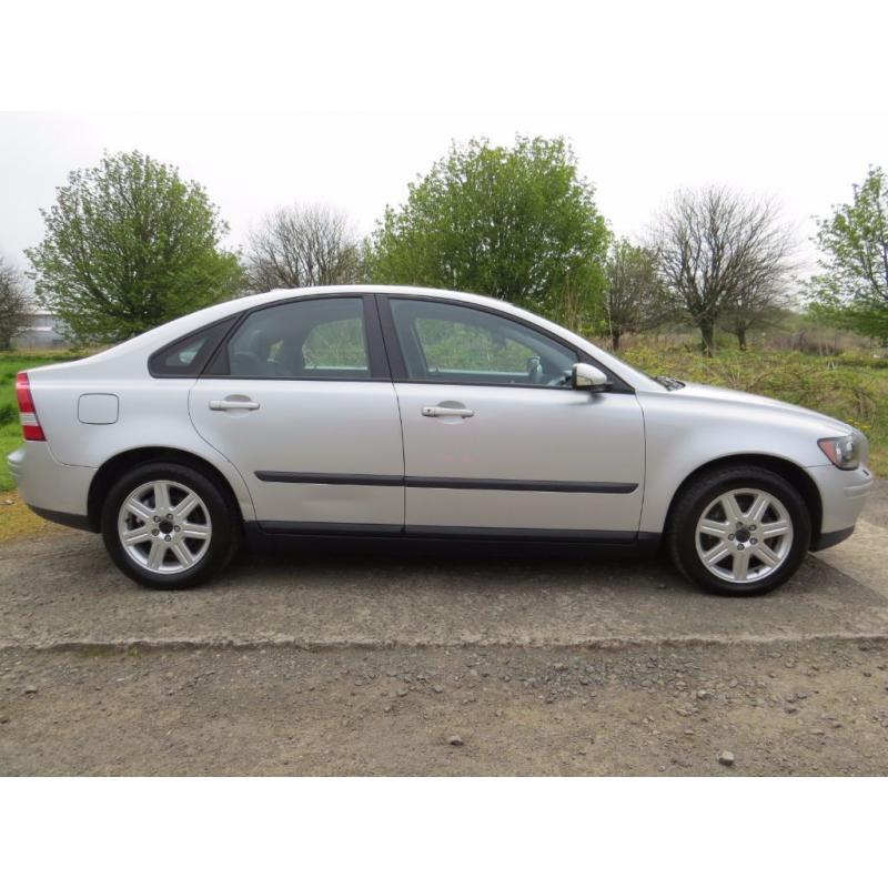 !!12 MONTHS MOT!! 2004 VOLVO S40 1.6 S / FULL SERVICE HISTORY / HEATED SEATS / EXCELLENT SPEC