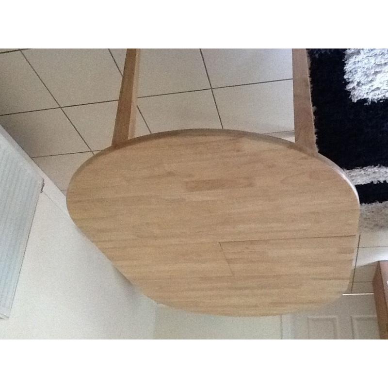 Dining table extendable