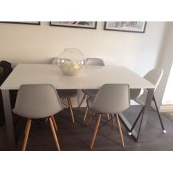 Dining table 150X80cm glossy white and aluminium. Great condition