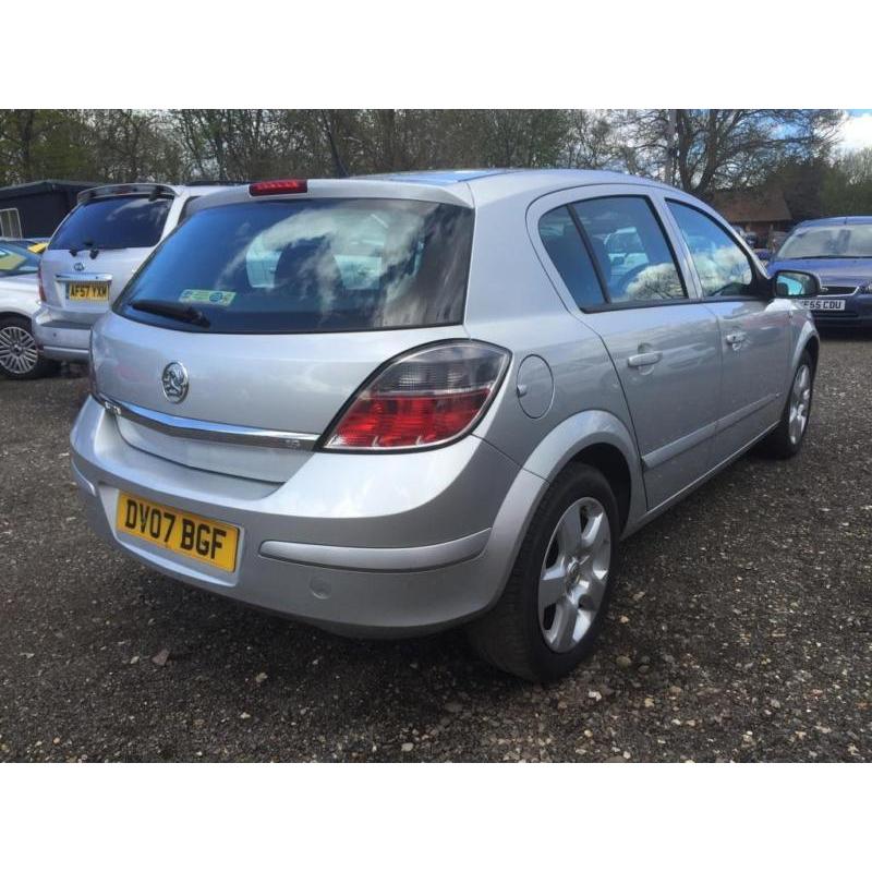 2007 Vauxhall Astra 1.6 i 16v Club 5dr