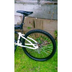 mountain bike 26" wheels disc brakes suspention