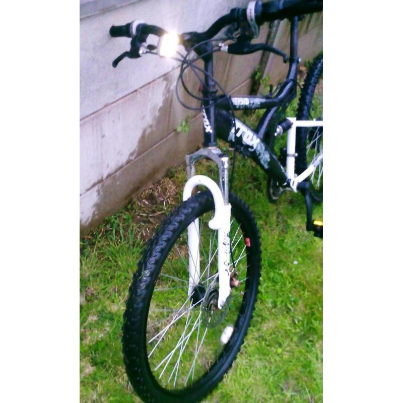 mountain bike 26" wheels disc brakes suspention