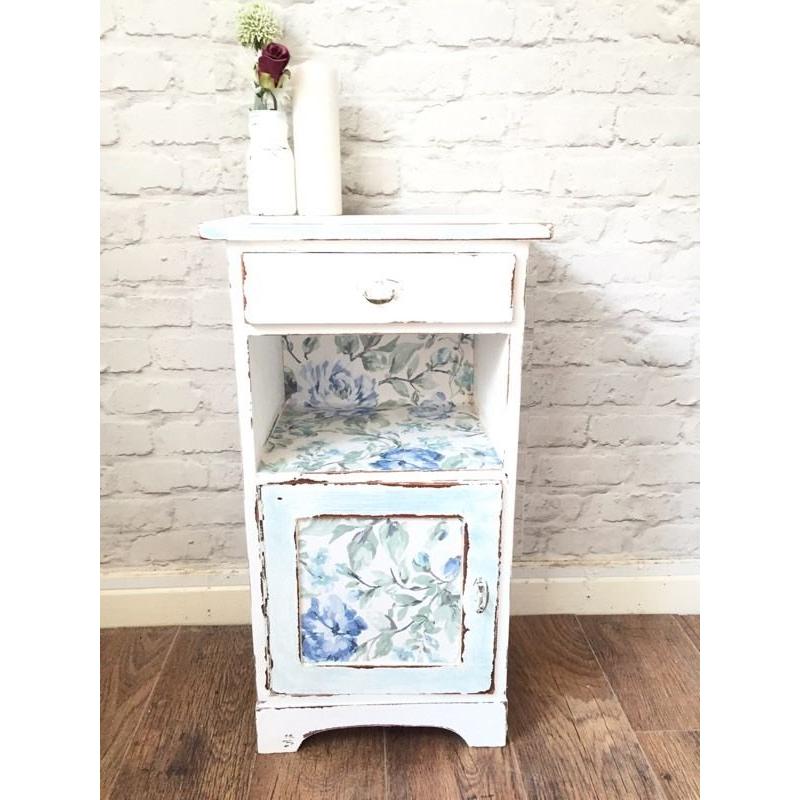 Beautiful bedside table cabinet storage with one drawer