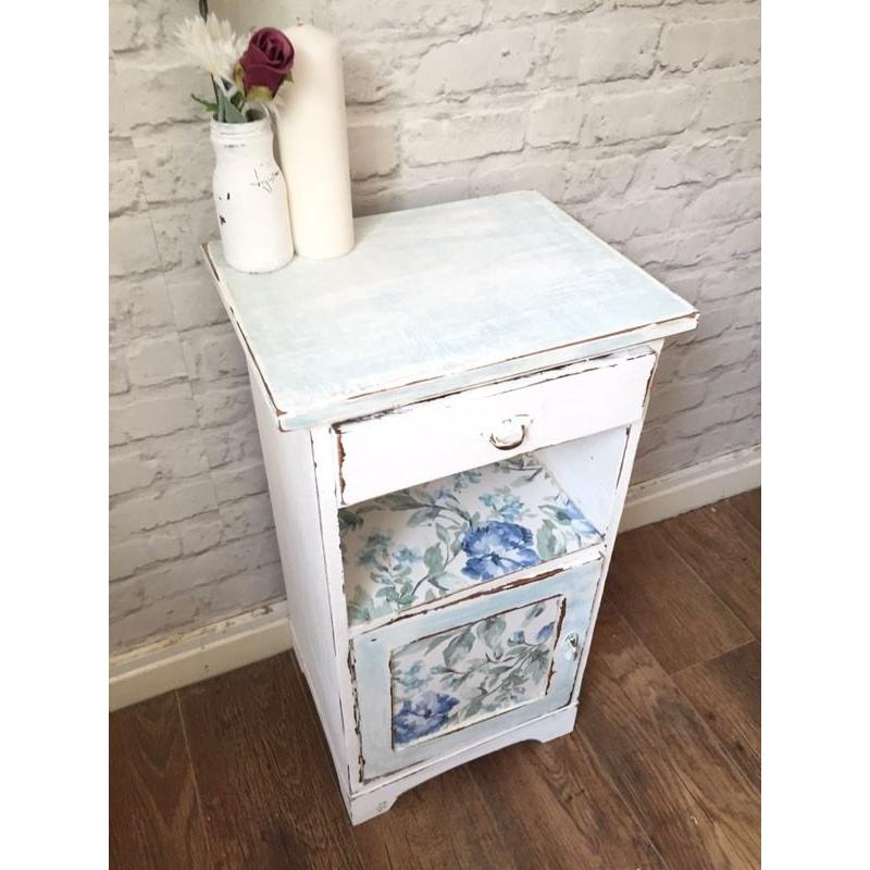 Beautiful bedside table cabinet storage with one drawer