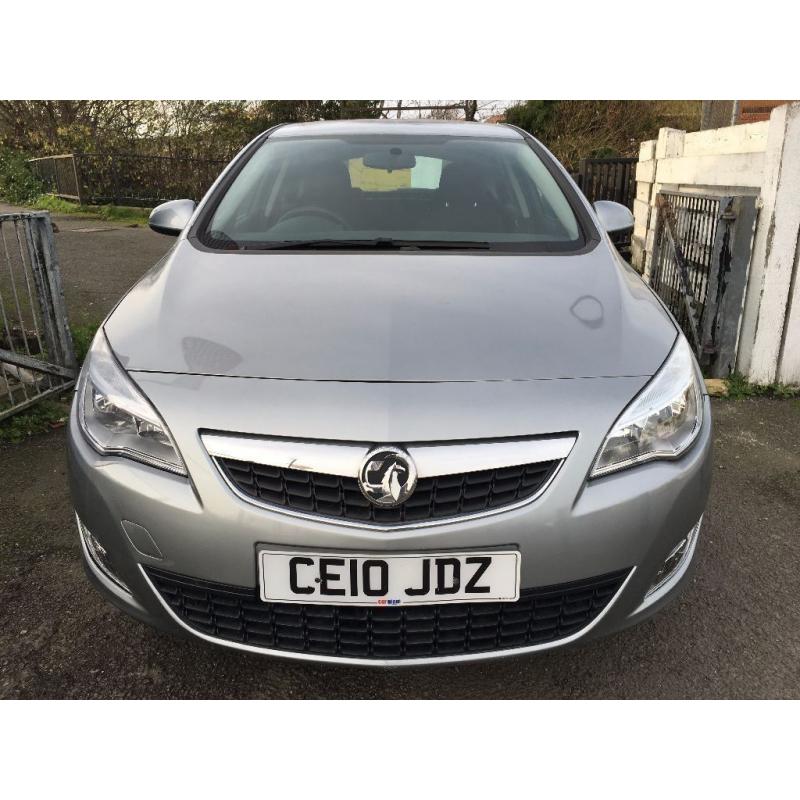 Vauxhall Astra 1.6 i VVT 16v Exclusiv 5dr 2010 (10 reg), Hatchback, GENUINE LOW MILES