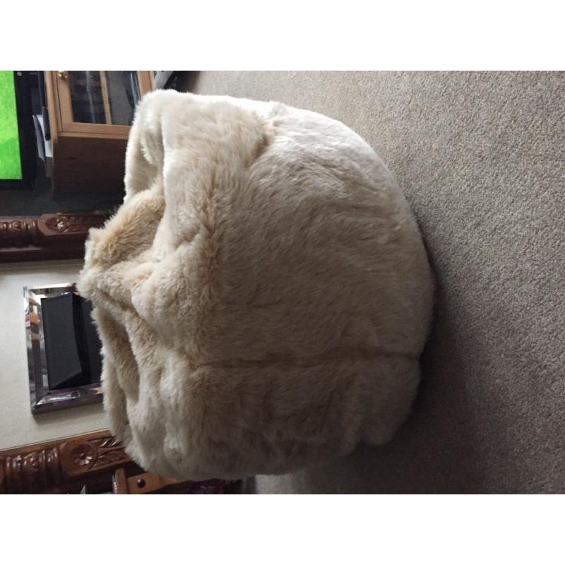 Faux Fur Ivory Beanbag