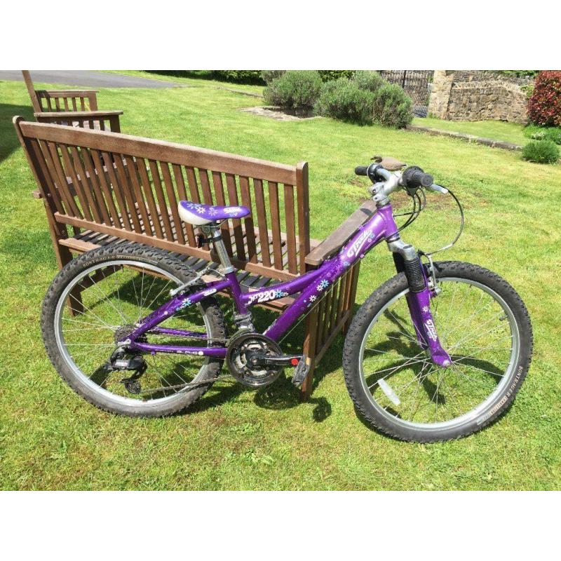 Trek MT220 Girls Mountain Bike 24" Wheels