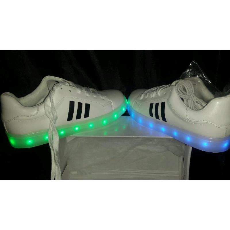 kids light up trainers