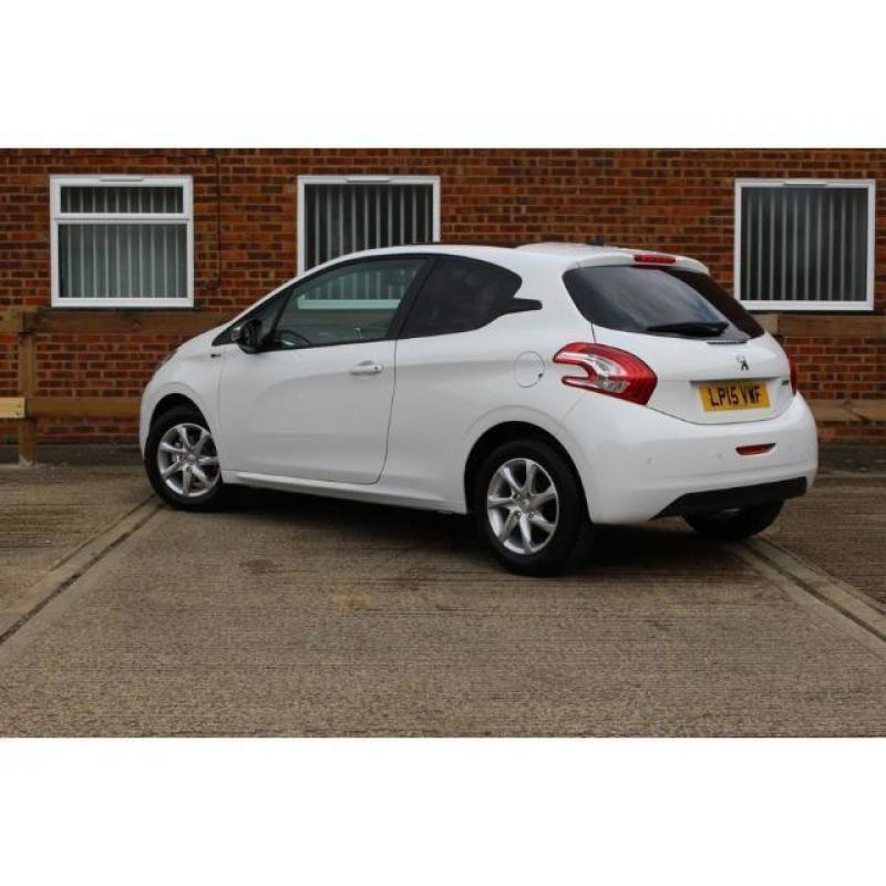 Peugeot 208 1.2 VTi 82 Style PETROL MANUAL 2015/15