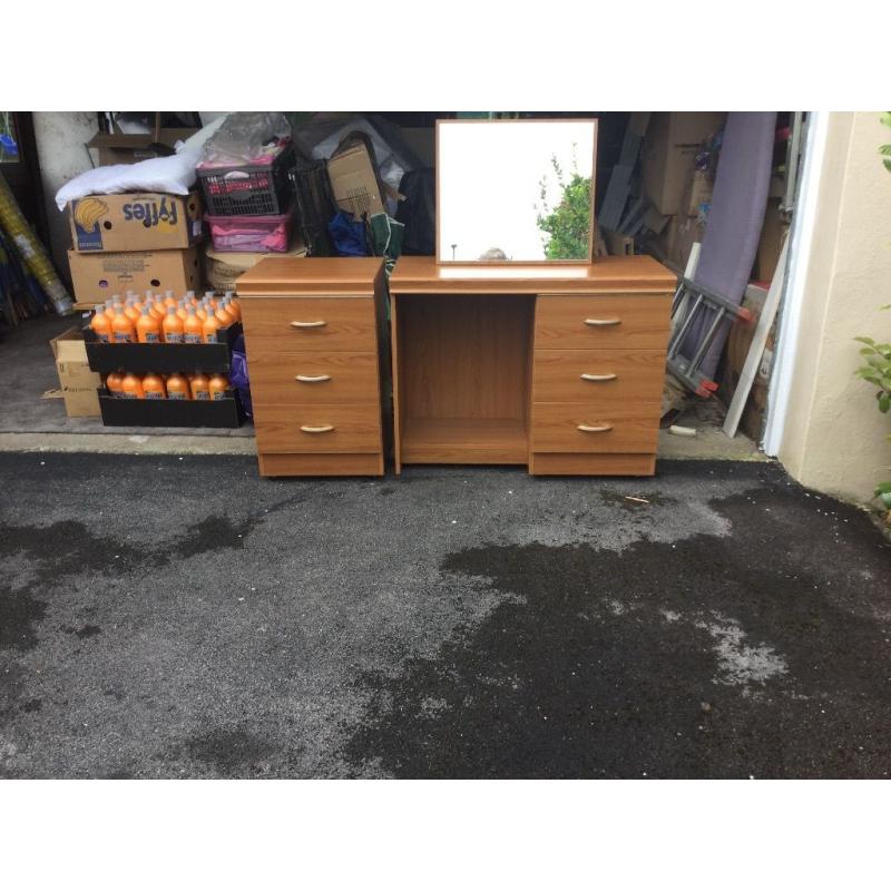 Team dressing table and bedside cabinet