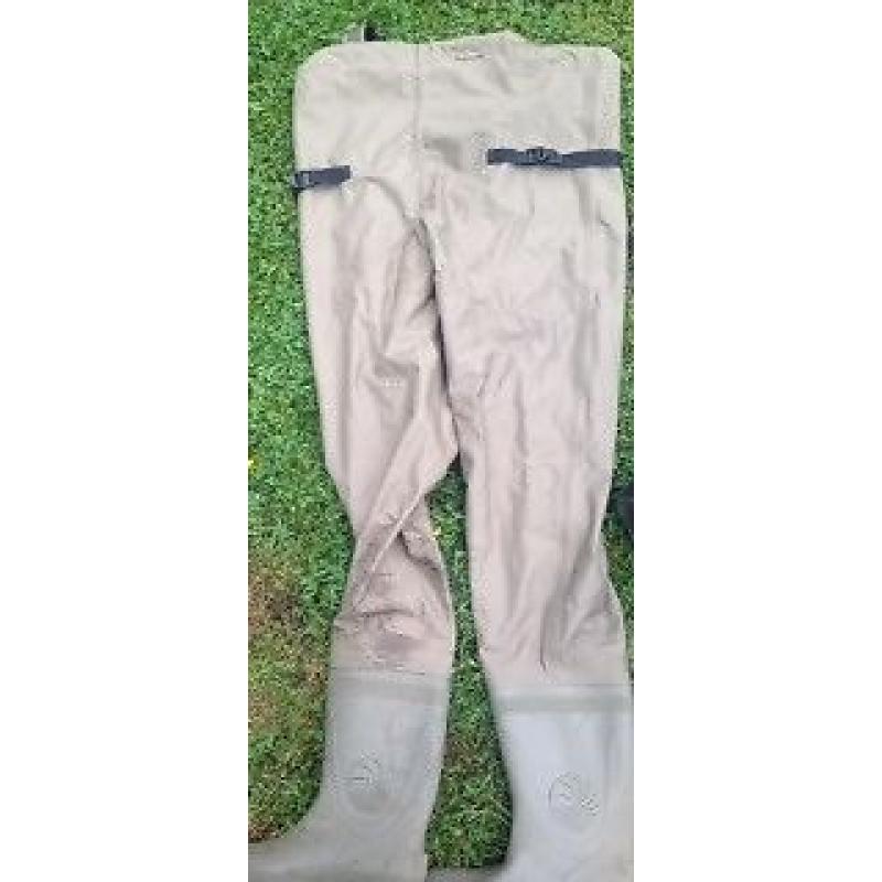 Waders size 9 cheap ones Snowbee good to start with .