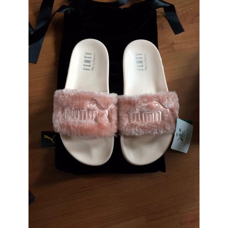 FOR QUICK SALE PUMA FENTY SLIDES MOST SIZES GOOD PRICE ! RIHANNA SLIPPERS