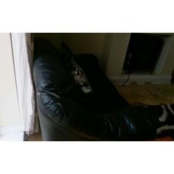 Black leather 2 piece settee