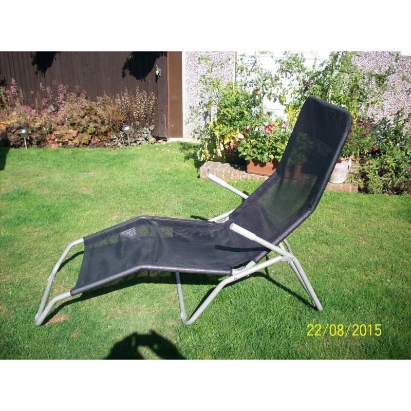 Zero gravity reclining garden chair