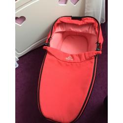 Quinny carry cot excellent condition