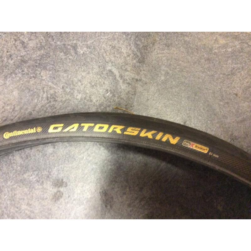 Continental road tyres gatorskin 700x25 pair