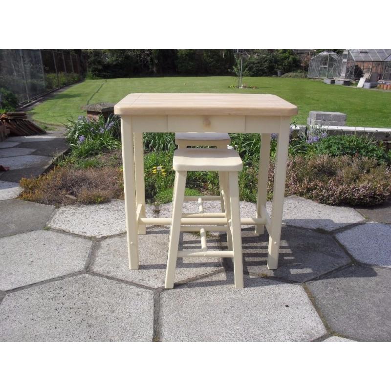 Shabby Chic Pine Farmhouse Country Breakfast bar and 2 stools in Farrow & Ball Cream No 67