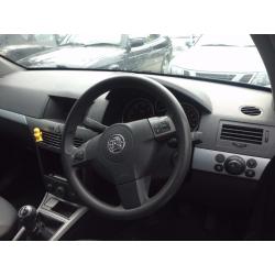 2005 Vauxhall Astra for parts or repair