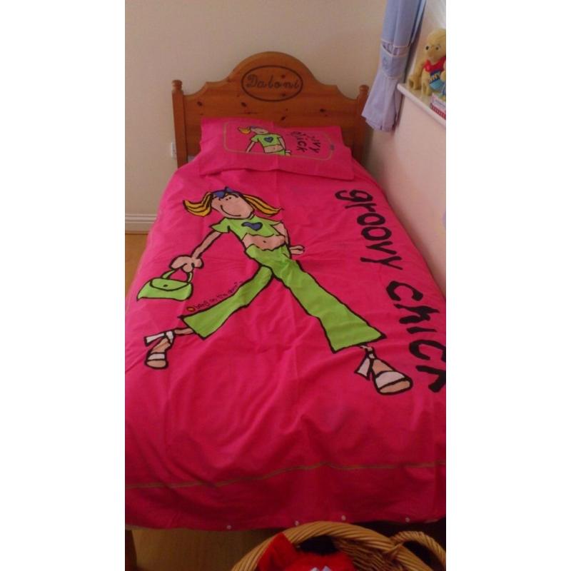 Groovy Chick Pink Single Duvet Cover & Pillowcase