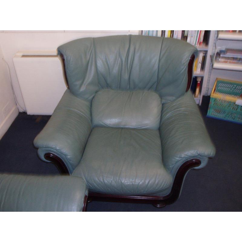 green leather 3 piece suite