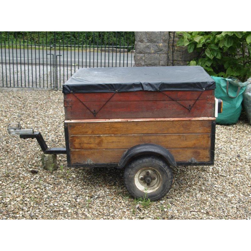 Trailer with electrics