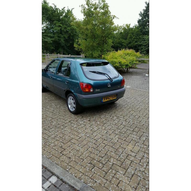 Ford fiesta long mot 300