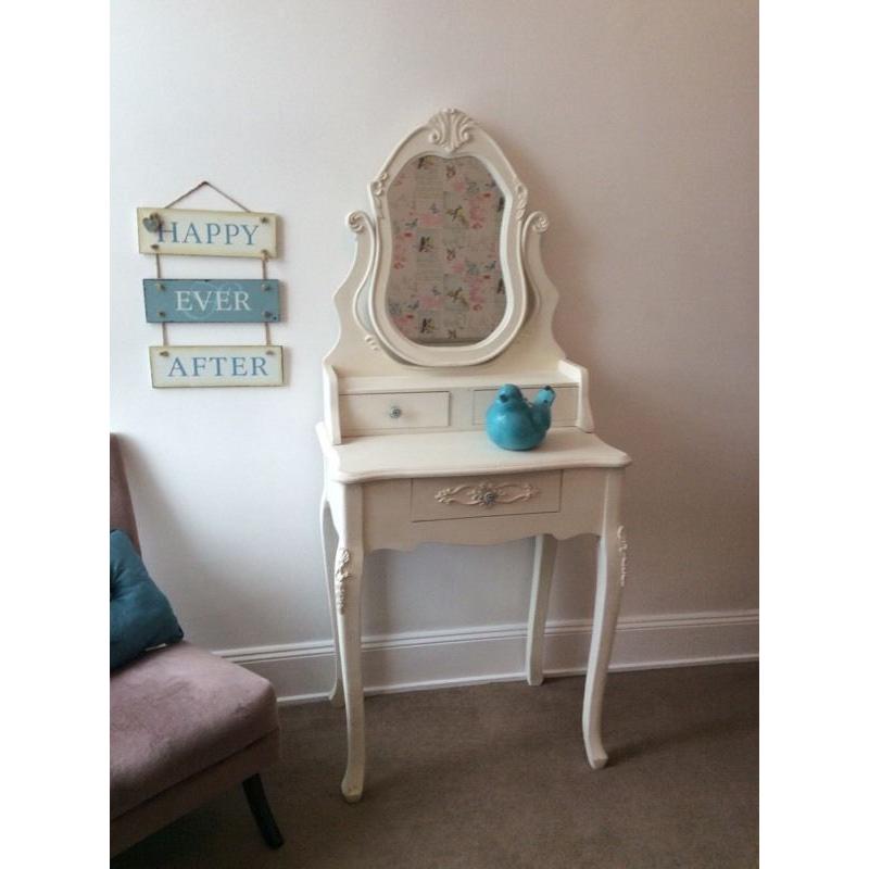 Annie Slone dressing table and mirror