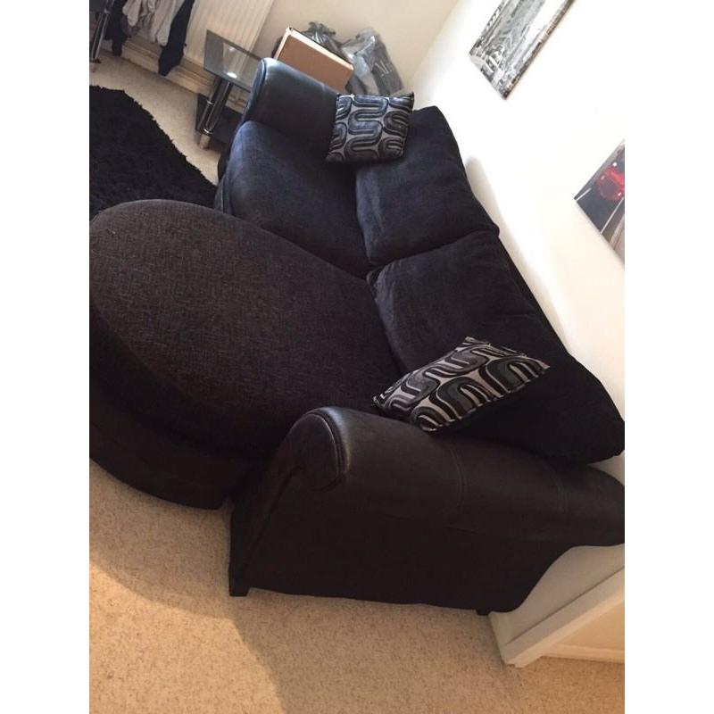 L Shape sofa. In good condition.