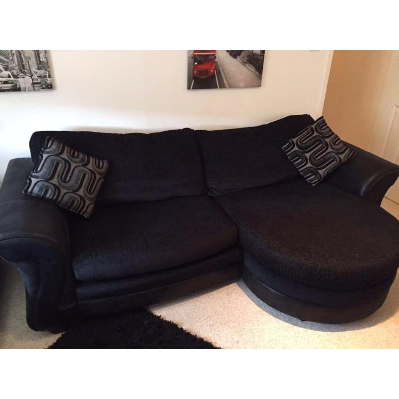 L Shape sofa. In good condition.