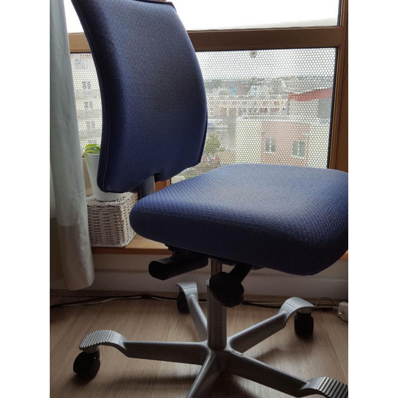 Office Swivel Chair Chair with arms (HAG H05 5200)