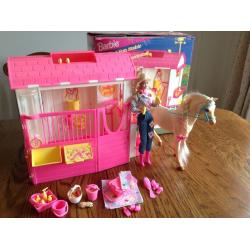 Barbie stable with horse and rider