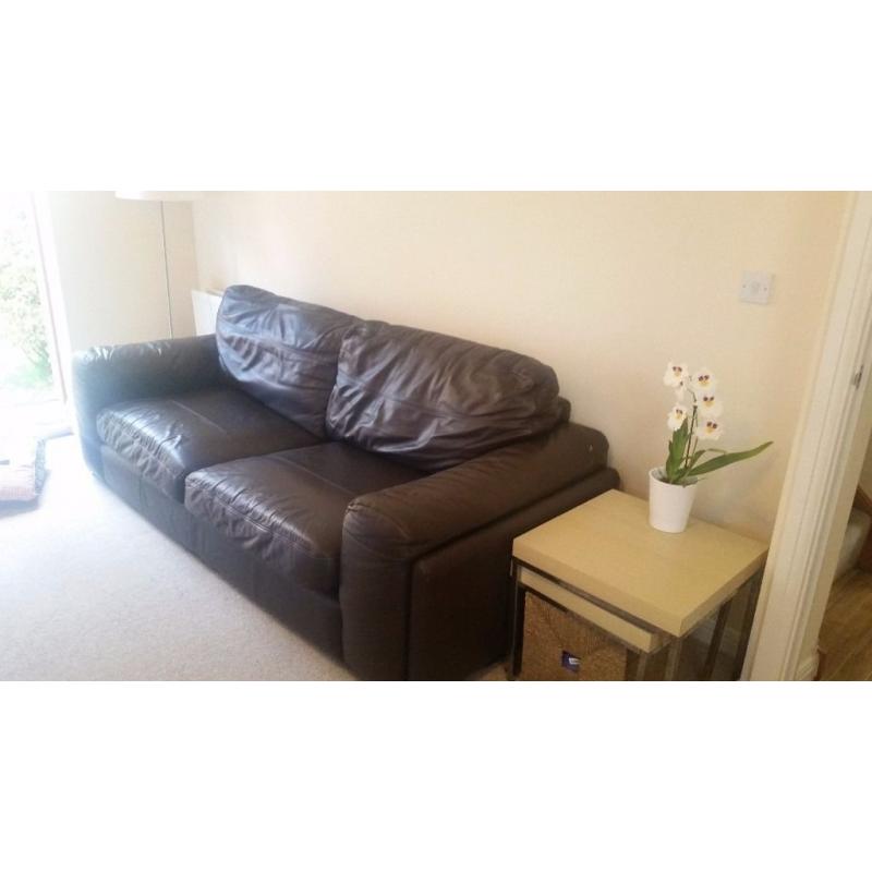 Leather sofa for sale. 4 seater & 1 seater