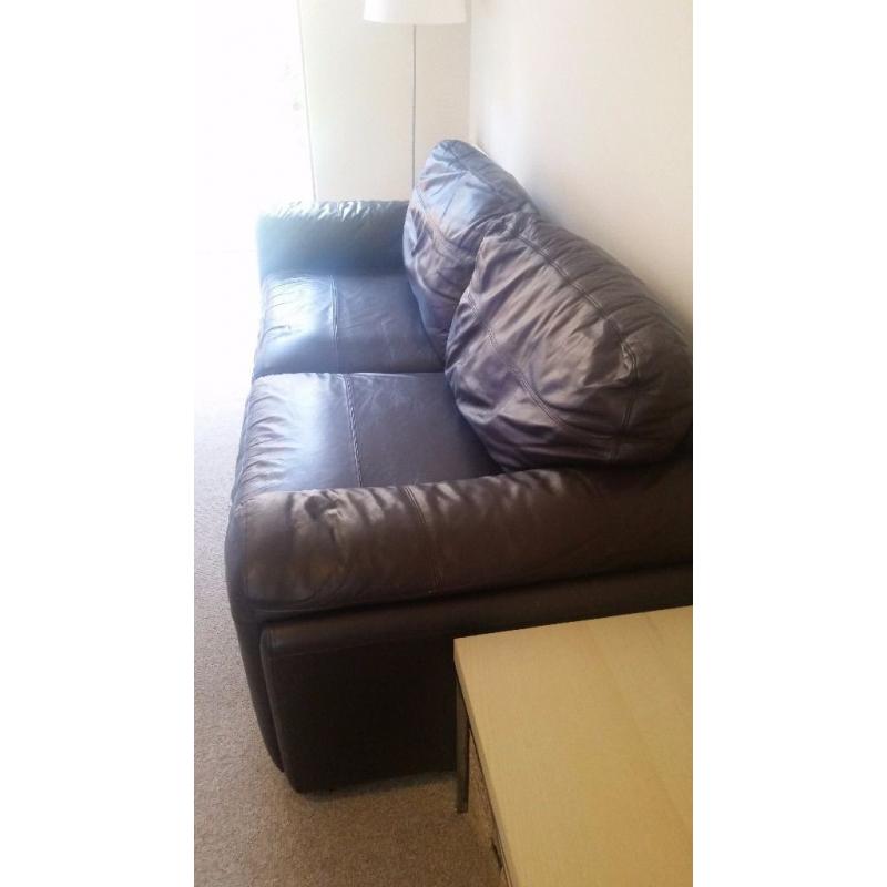 Leather sofa for sale. 4 seater & 1 seater