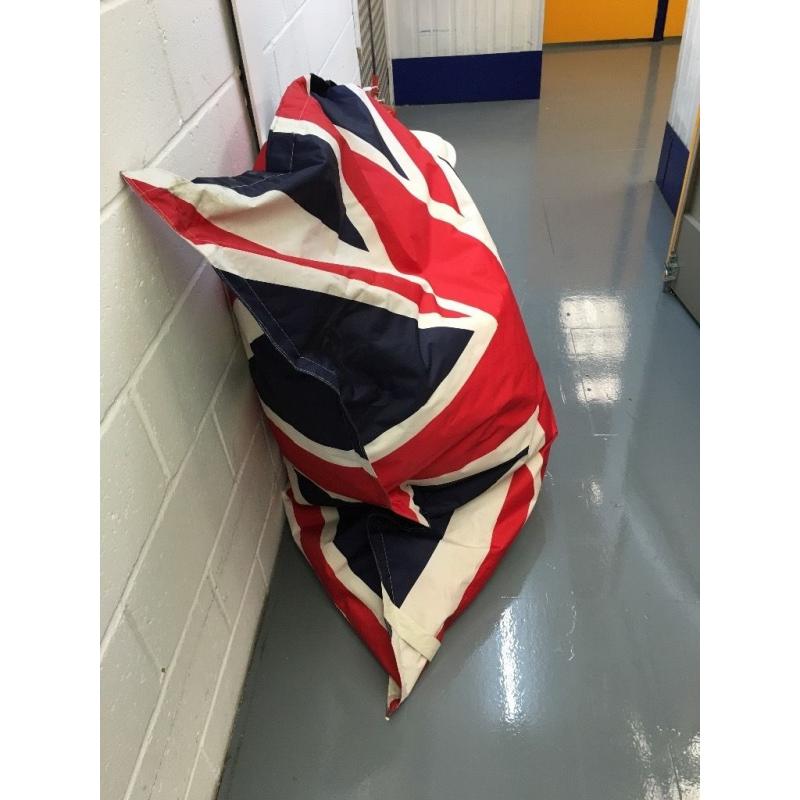 Union Jack garden/inside giant beanbag