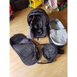 Graco trilogic complete travel system