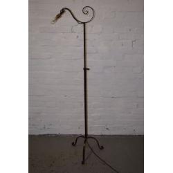 Vintage standard lamp (DELIVERY AVAILABLE)