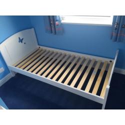 Butterfly bedstead