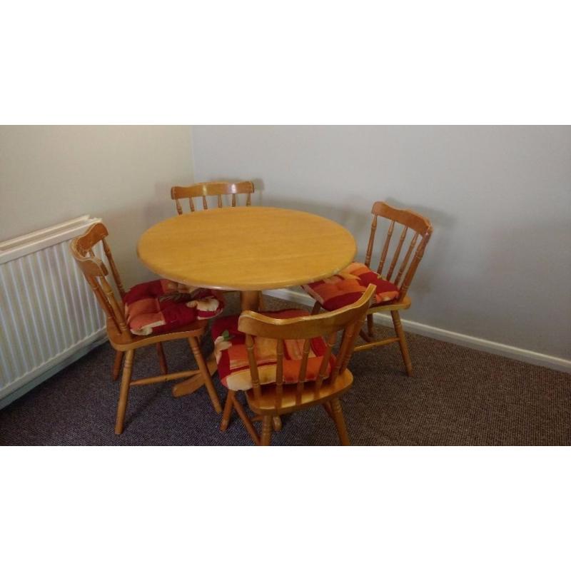 Round table with 4 chairs