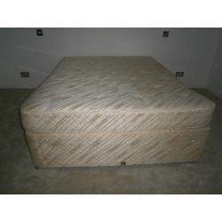 USED KING SIZE SEALY DIVAN BED AND MATCHING MATTRESS