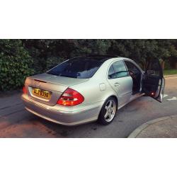 Mercedes benz E260 FULLY LOADED. FULL SERVICE HISTORY. QUICK SALE