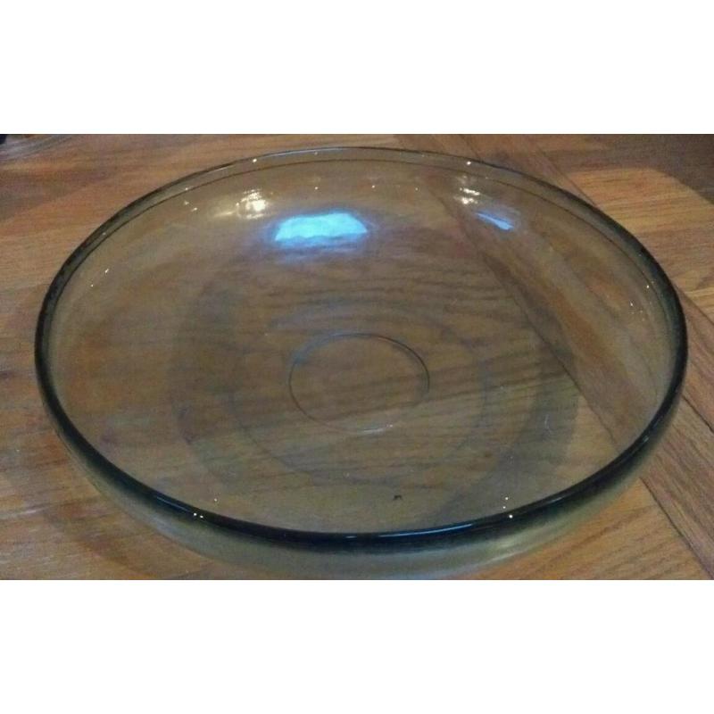 Decretive glass bowl