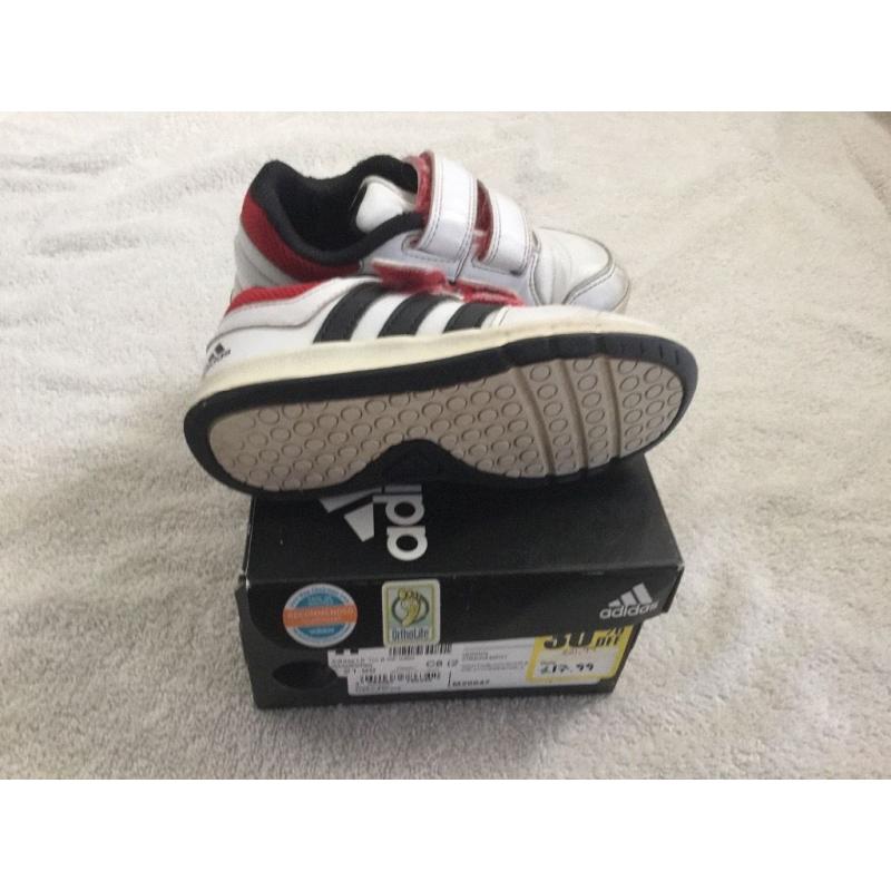 Adidas trainers white sz8