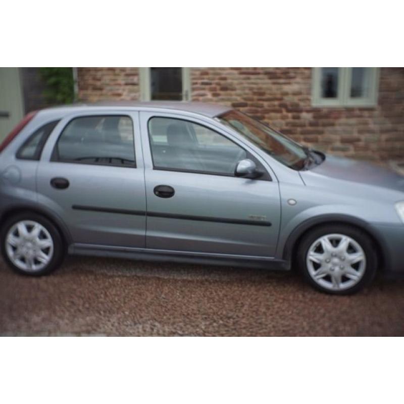 2003 Vauxhall Corsa AUTO in excellent condition *LOW MILEAGE*