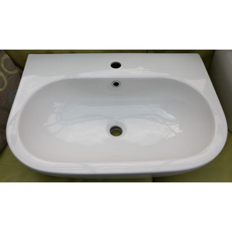 Cooke & Lewis Pedestal Basin - Unused, surplus to requirement