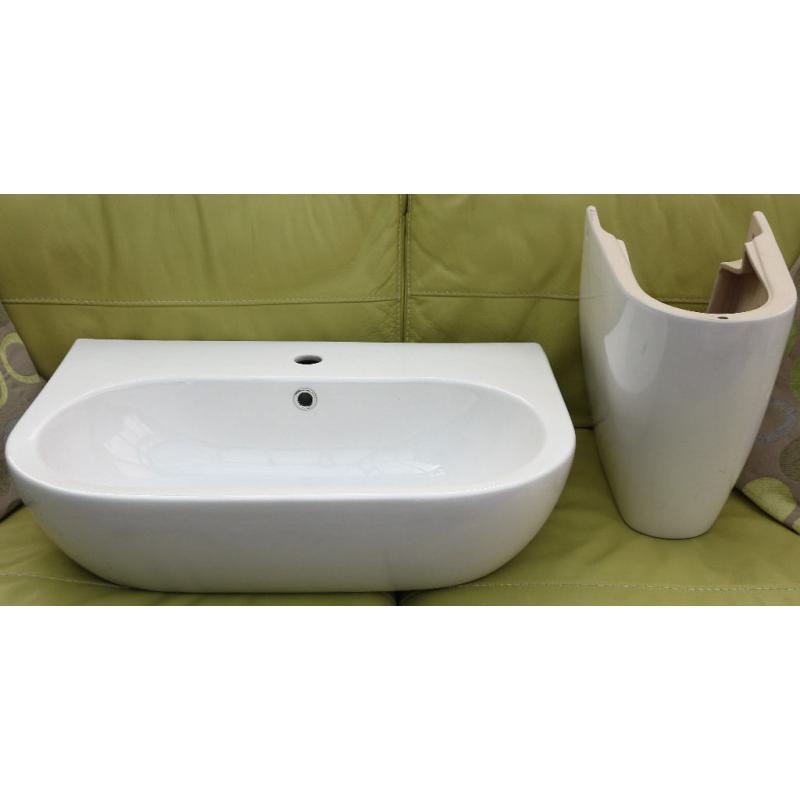 Cooke & Lewis Pedestal Basin - Unused, surplus to requirement