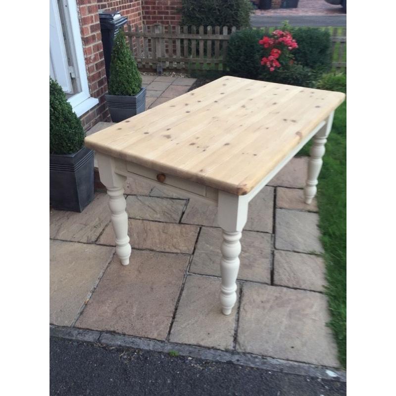 Farmhouse dining table Annie Sloan old ochre upcycling